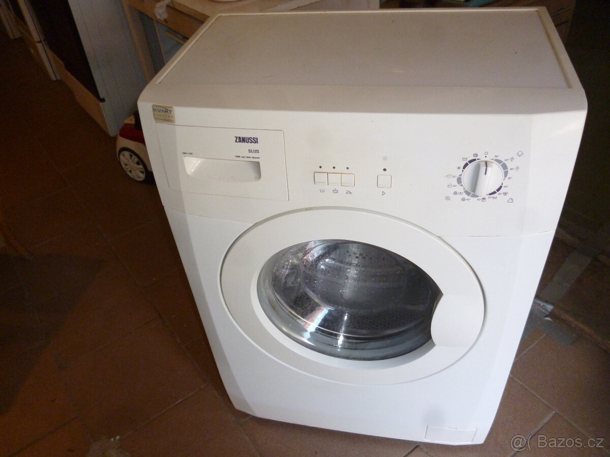 pračka zanussi A+, na 5 kg, 1000 ot.,hloubka jen 40cm