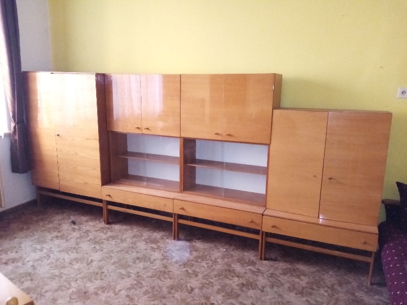 Obyváková stěna z 80 let 20 století