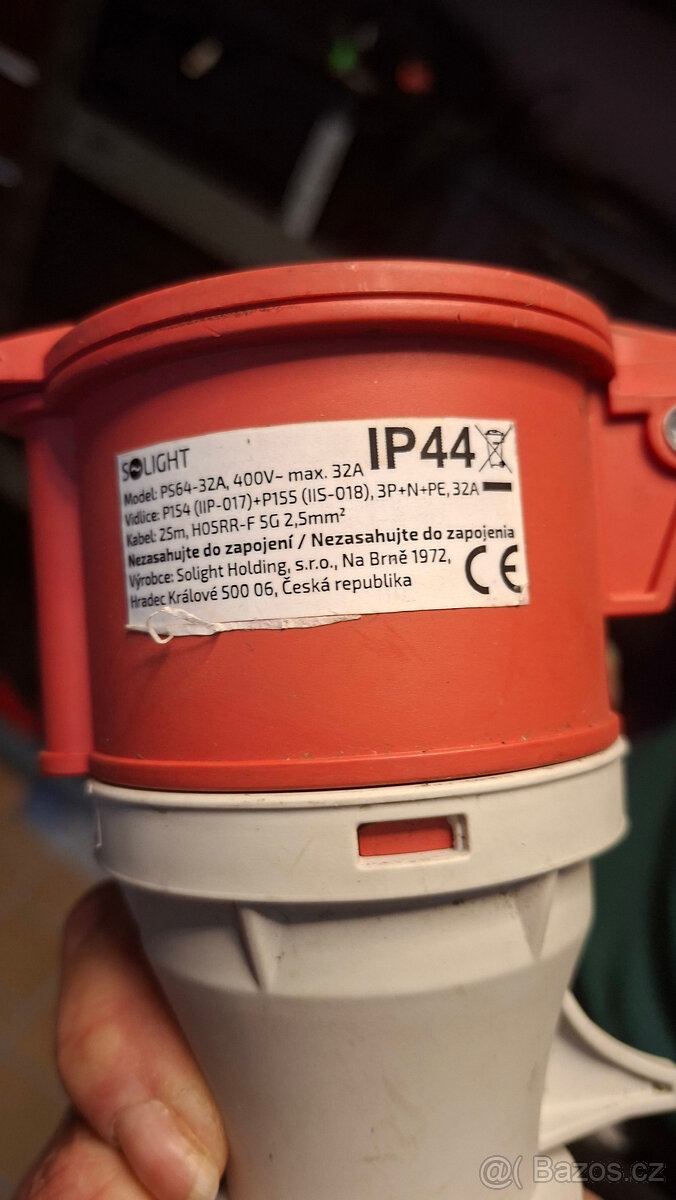 Prodlužovací kabel s pohyblivou zásuvkou CEE 3P+N+PE (32A)