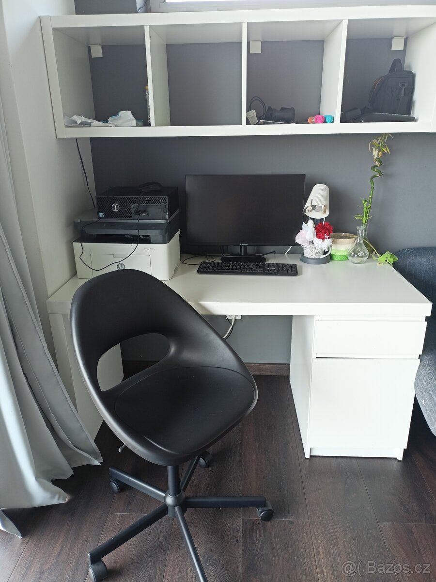 Psací stůl a židle ikea