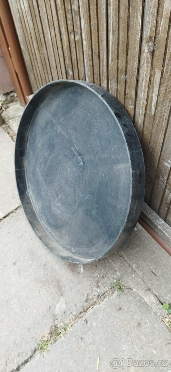 Pochozí poklop - nový, průměr 60 cm.