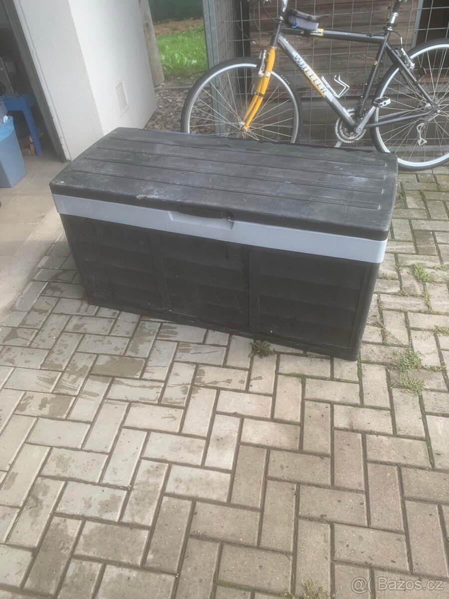 Plastový box