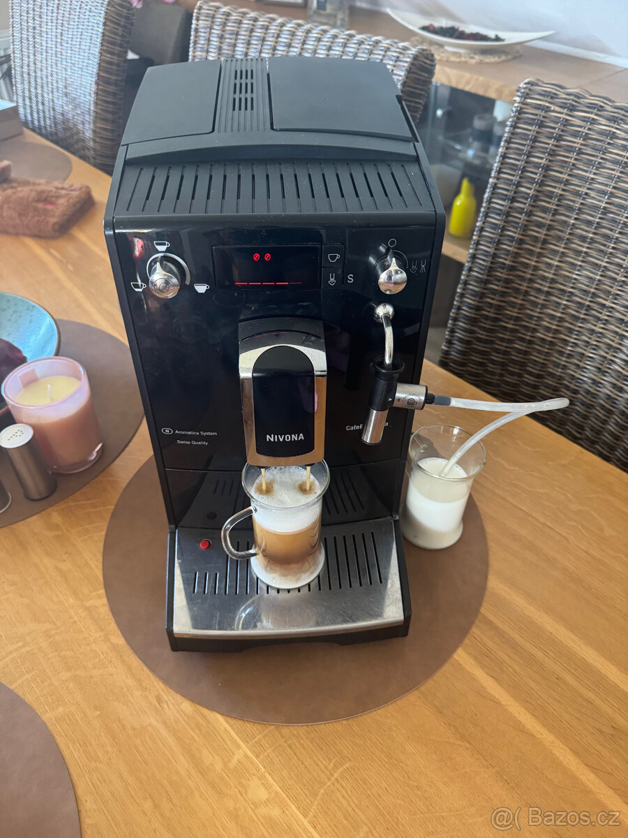 Kávovar Nivona CafeRomantica, s mýnkem