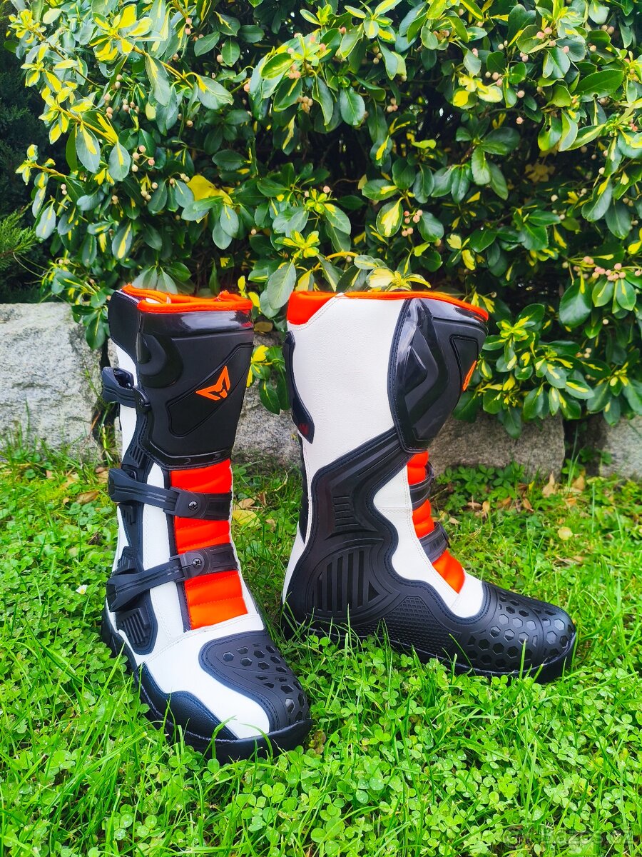 Boty na motorku - motokros, enduro. Nové