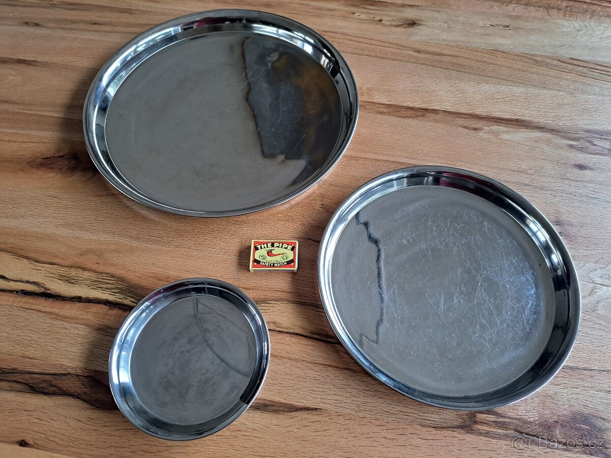 Kvalitní nerezové tácy - servírovací podnosy, 3 ks - levně