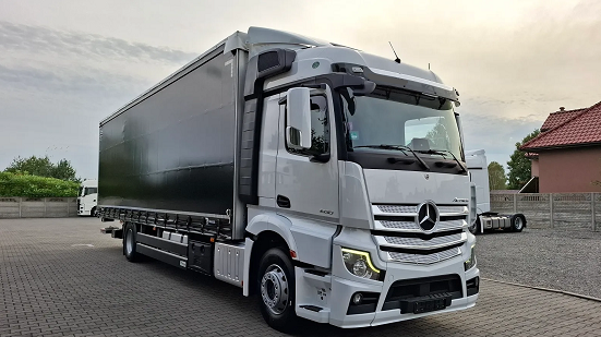Mercedes-Benz ACTROS 1830 - valník s posuvnými plachtami