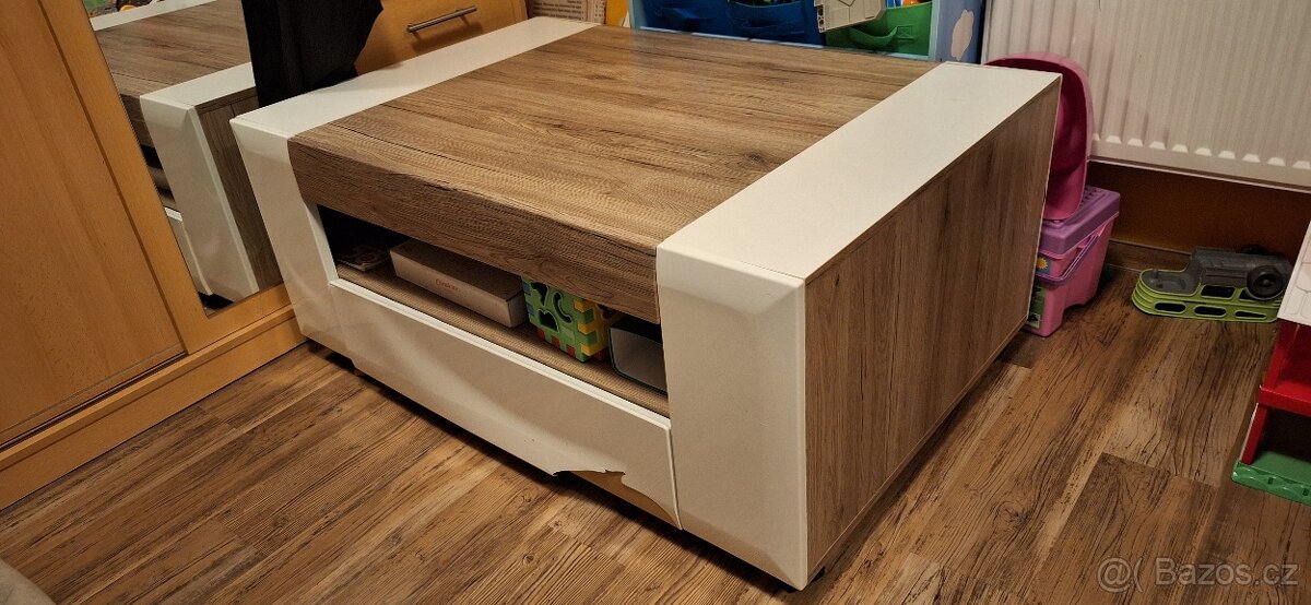 Konferenční stolek