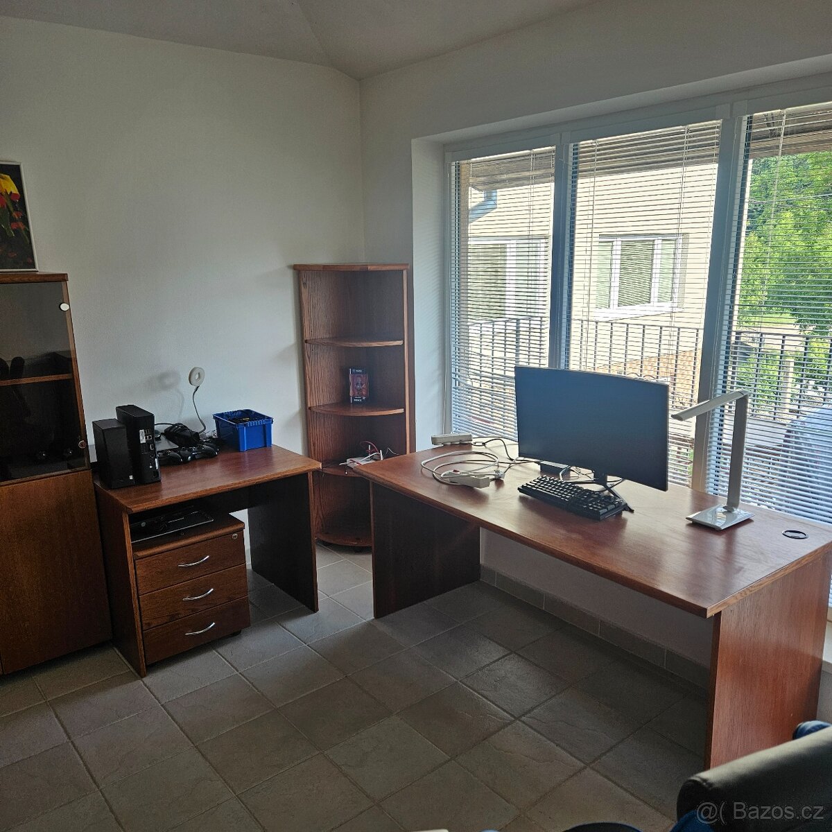 Nábytek do kanceláře nebo třeba do dětského pokoje