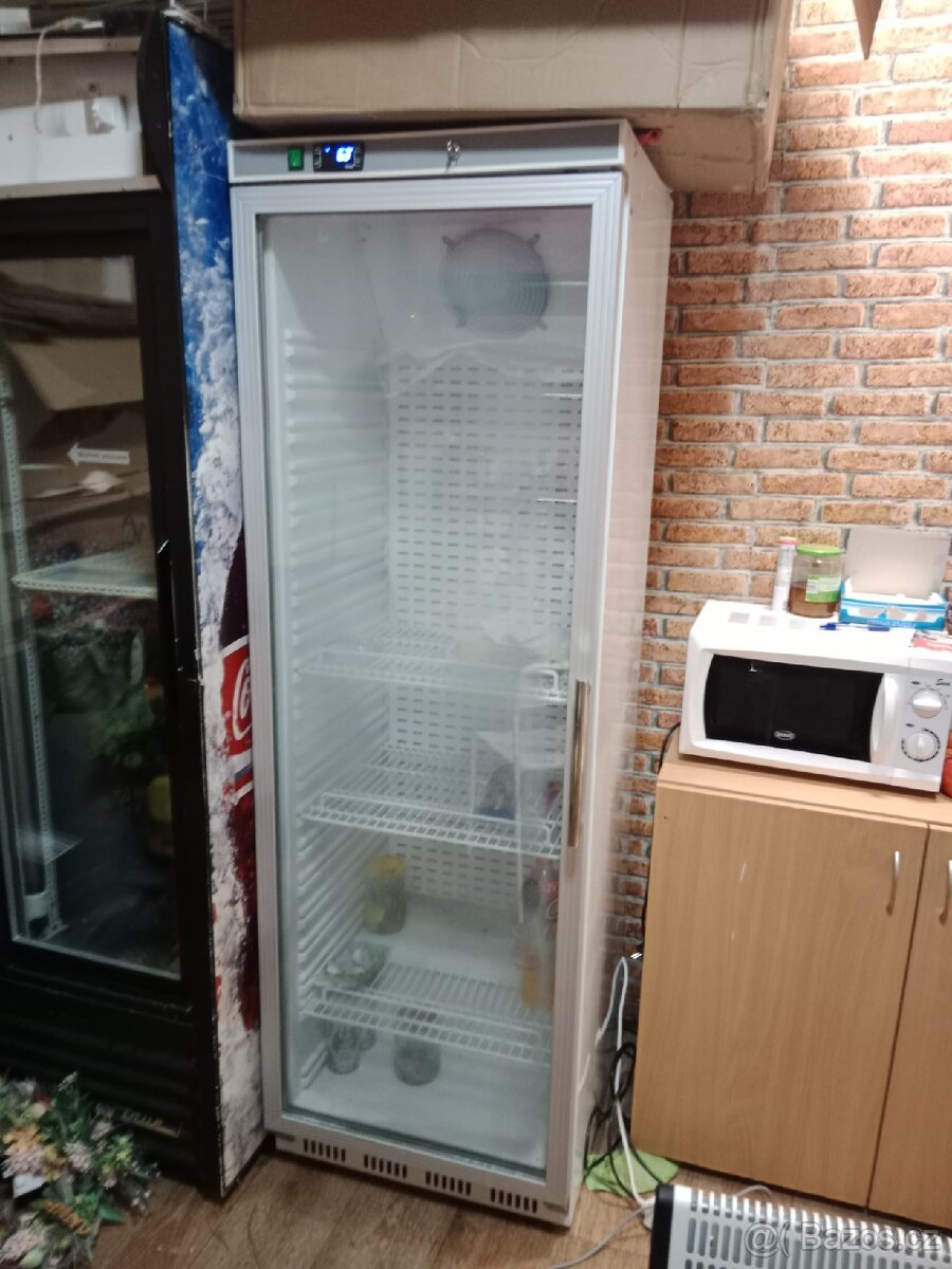 Prosklená lednice -PRODANO