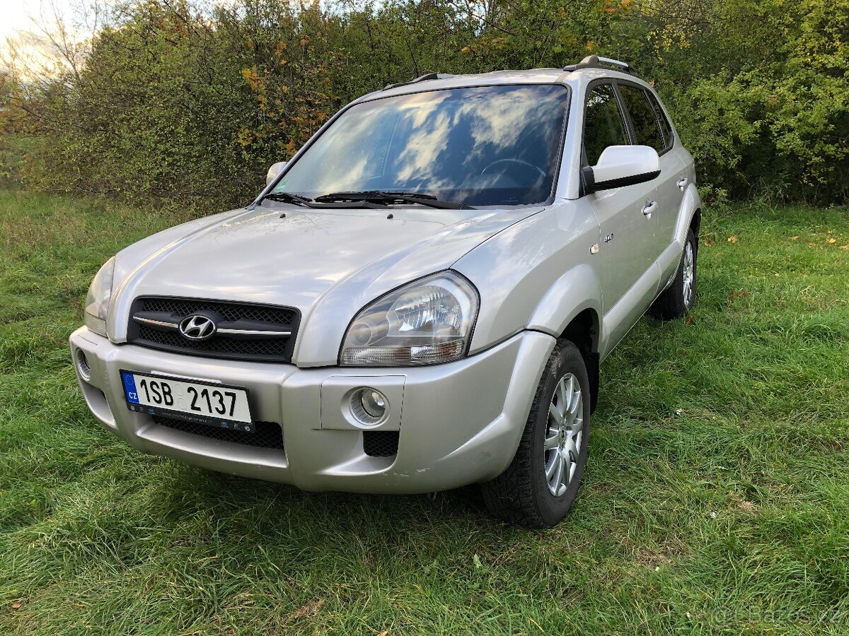 HYUNDAI TUCSON 2.0 CRDi, 103 kW, 4x4, TOP stav, GARÁŽOVÁNO