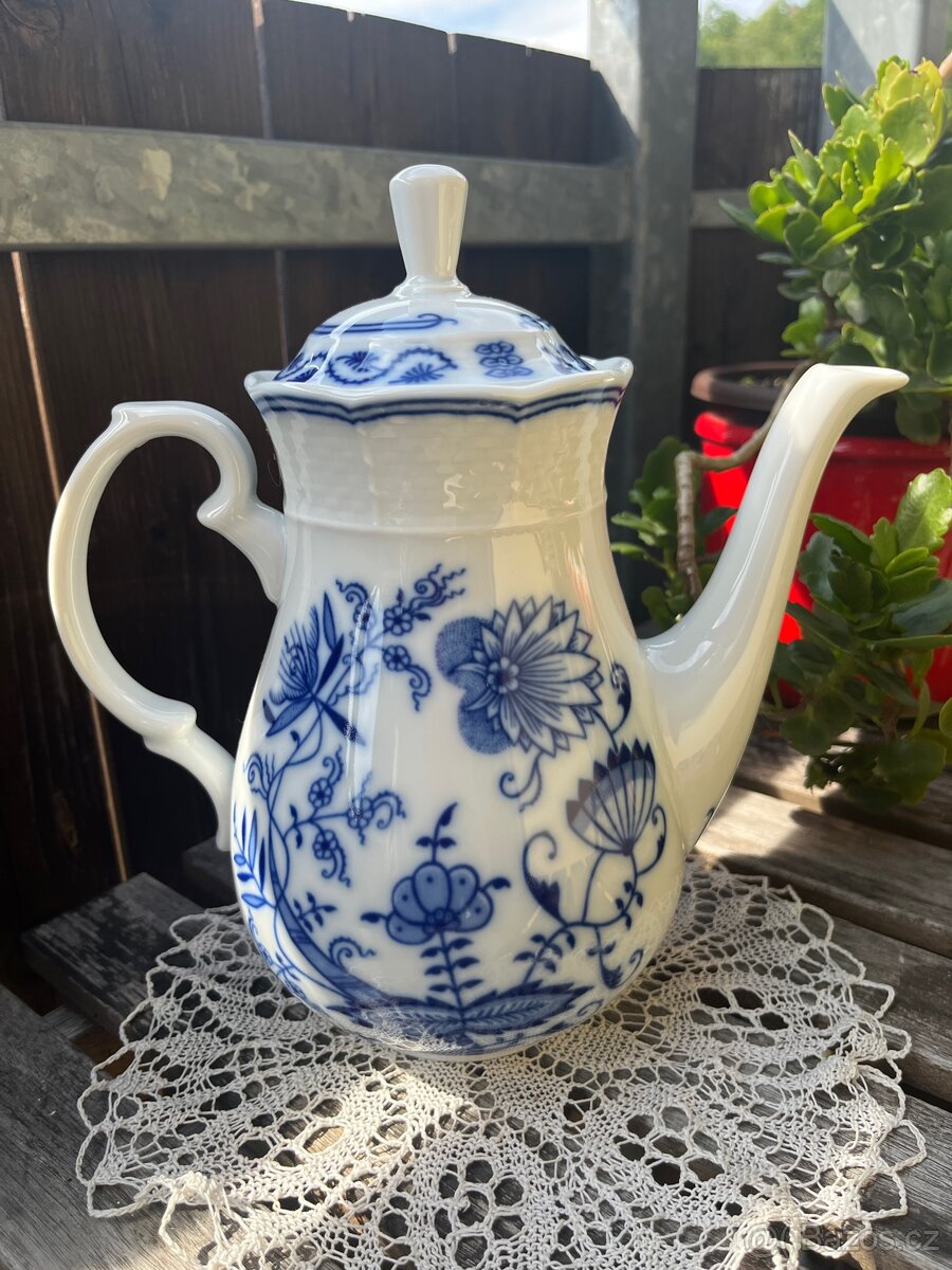 Porcelánová konvice