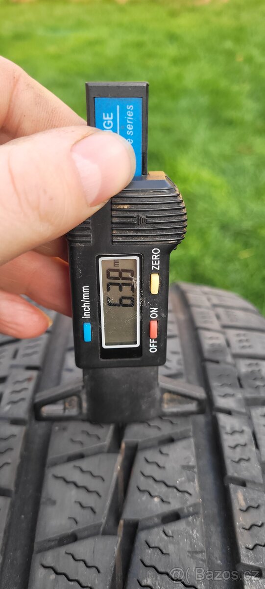 Celoroční pneu 175/70/14C Falken R.v.21