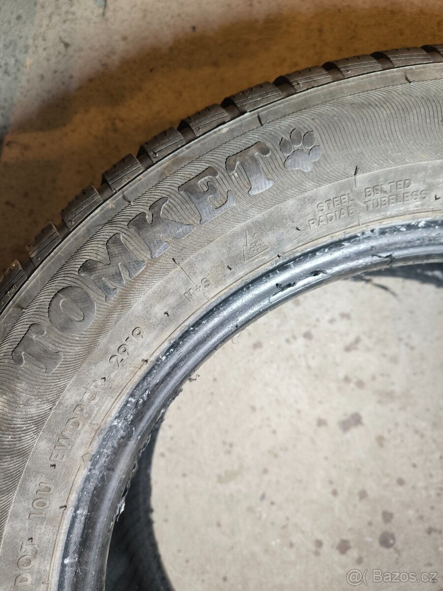 P: Zimní pneu 215/60 R16