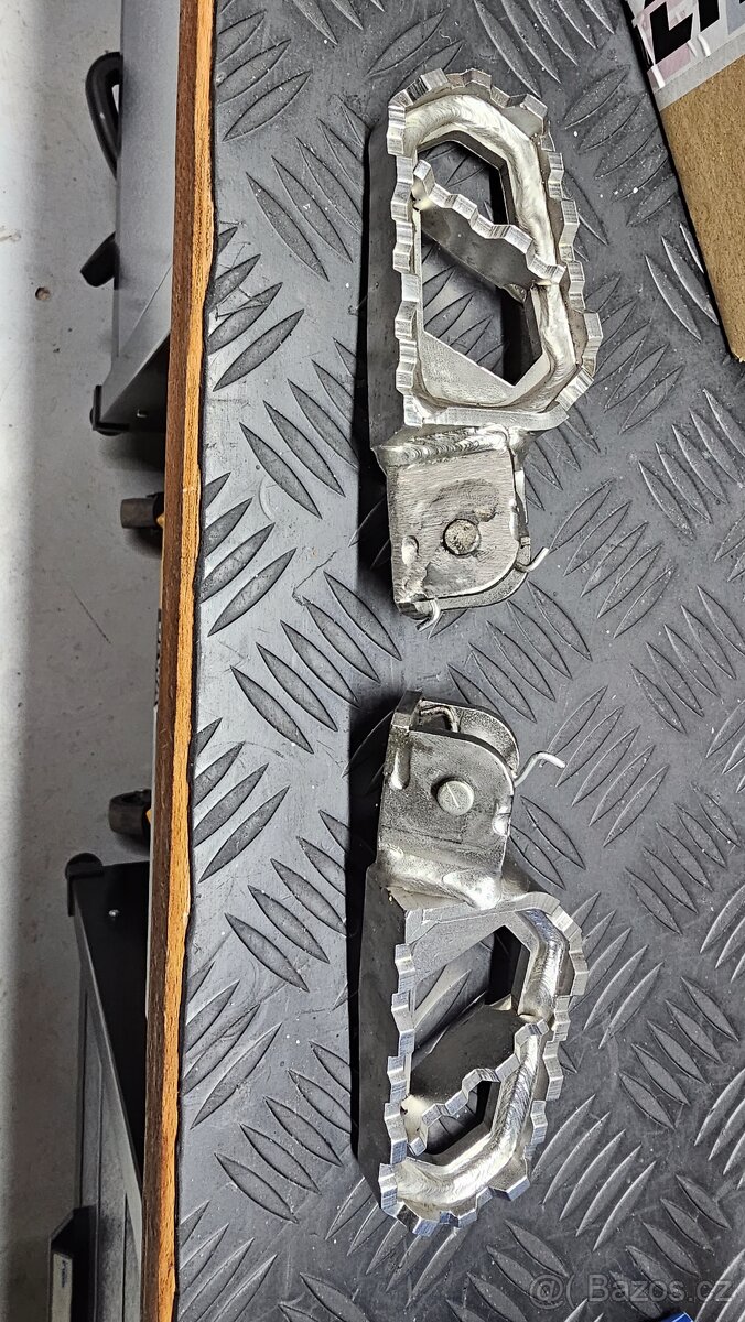 Stupačky Ducati Touratech