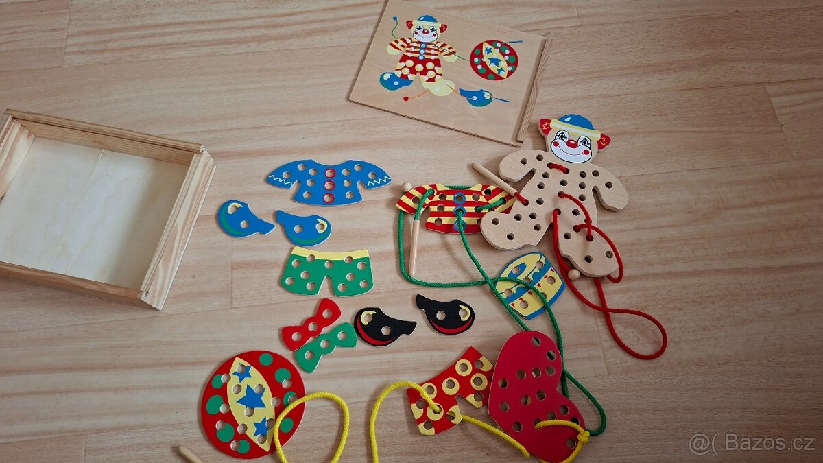 Provlékačka - dřevěný klaun