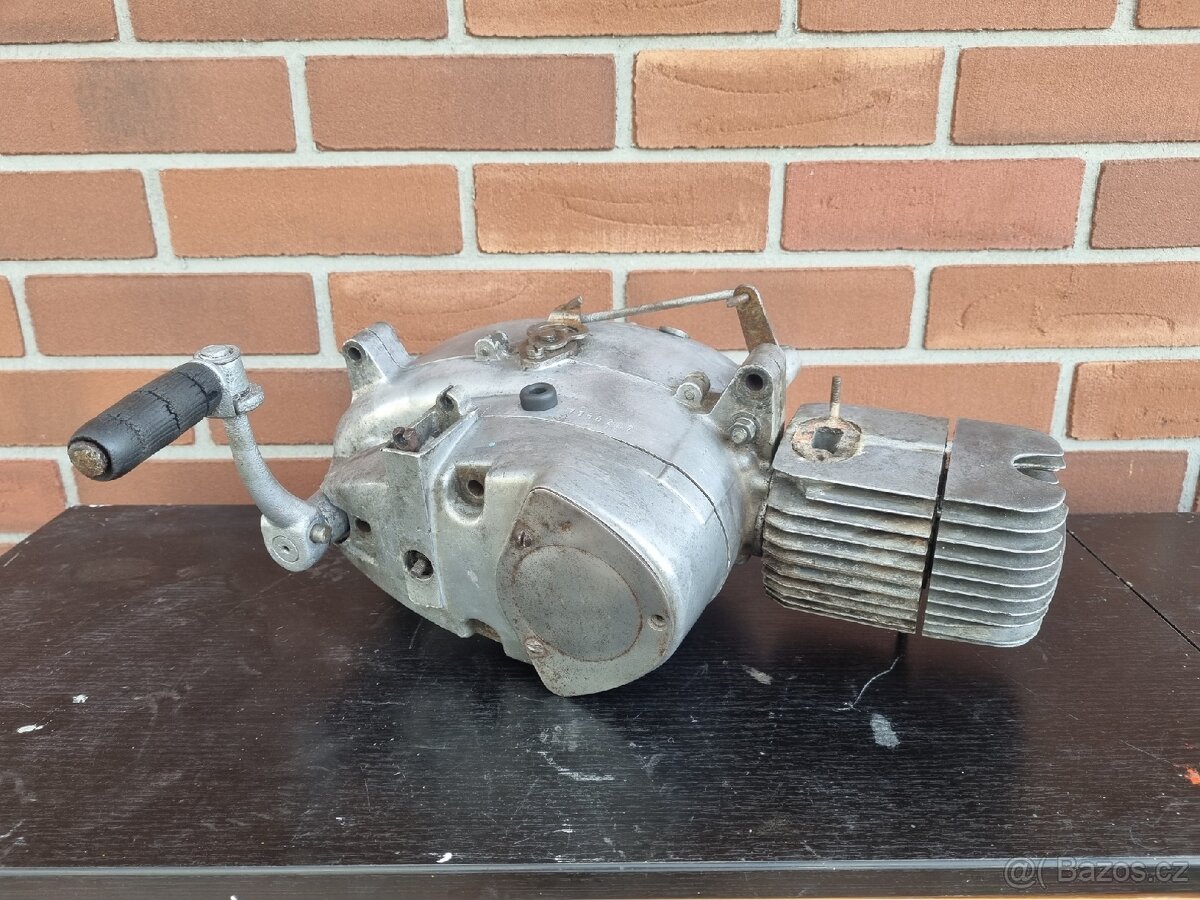 Jawa pionýr motor