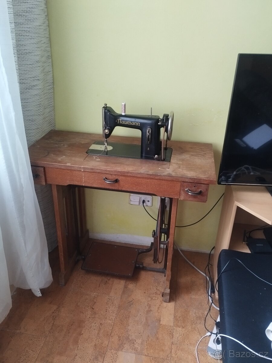 Prodám starý šicí stroje naumann