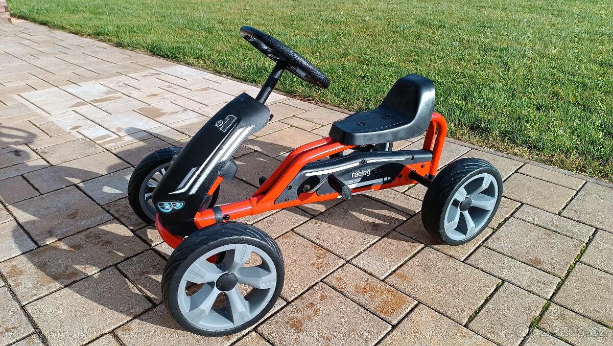 Šlapací motokára