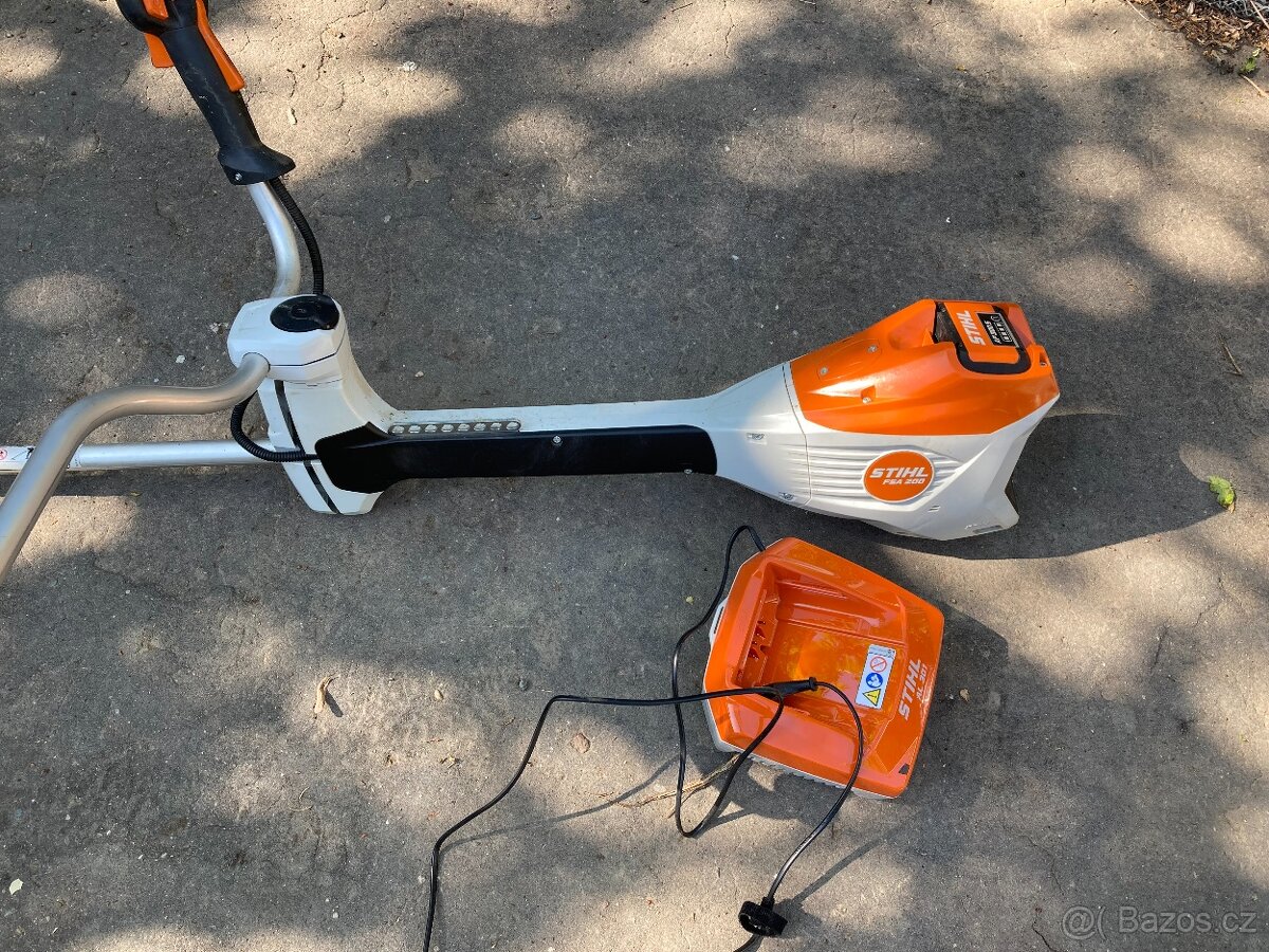 Akumulátorový vyžínač STIHL FSA 200