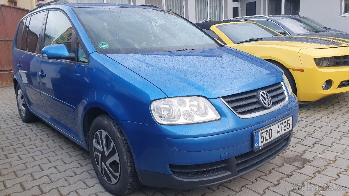 Touran 1.6 FSI 85 kw 7 místné Top stav