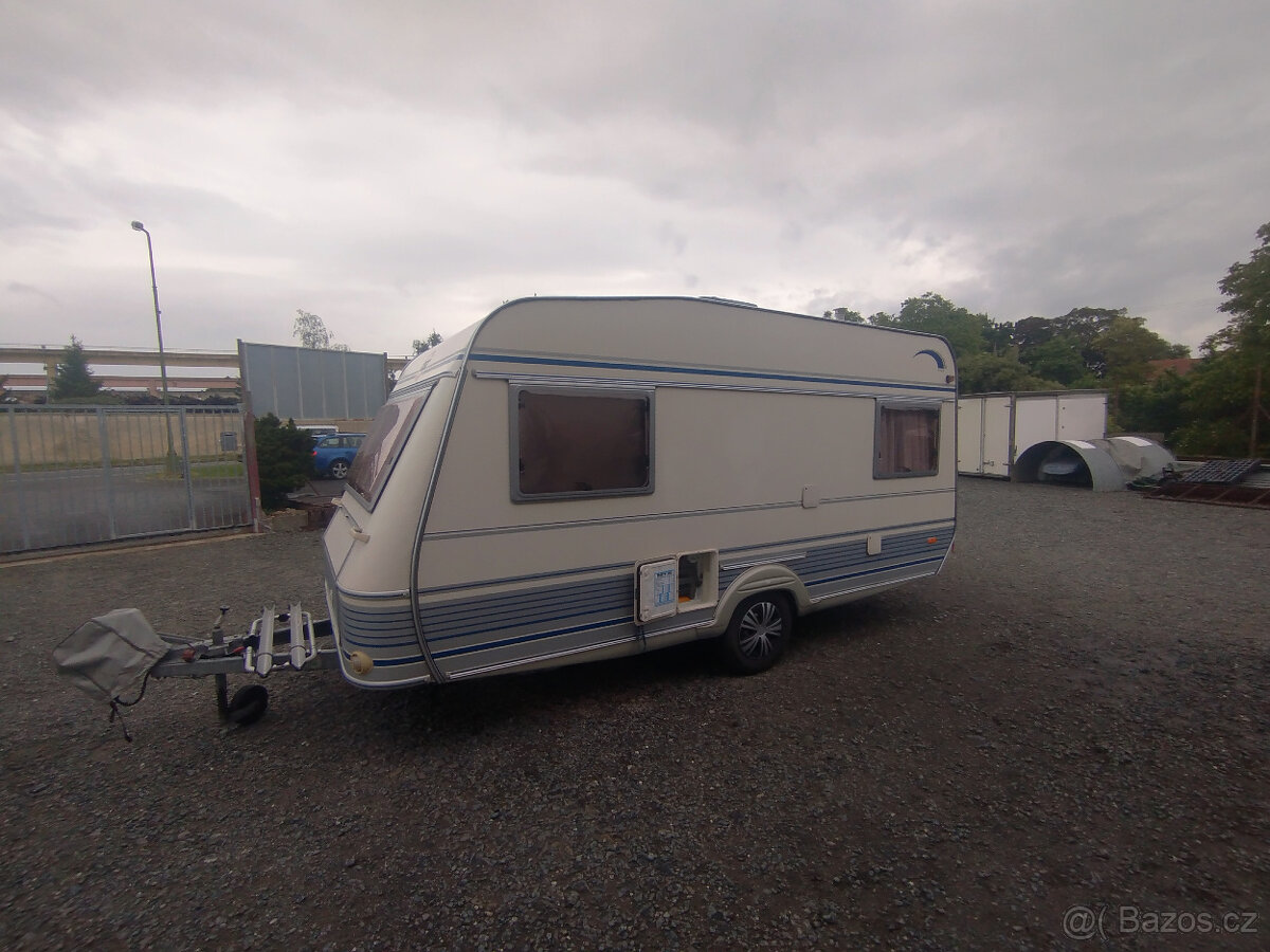 Prodám karavan Tec 450 – 4 osoby připravený na cestu