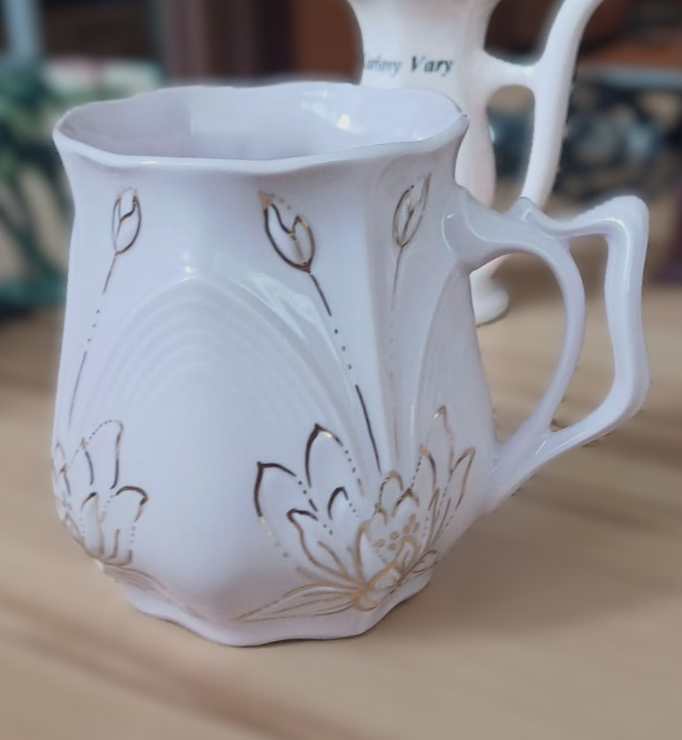 Růžový porcelán