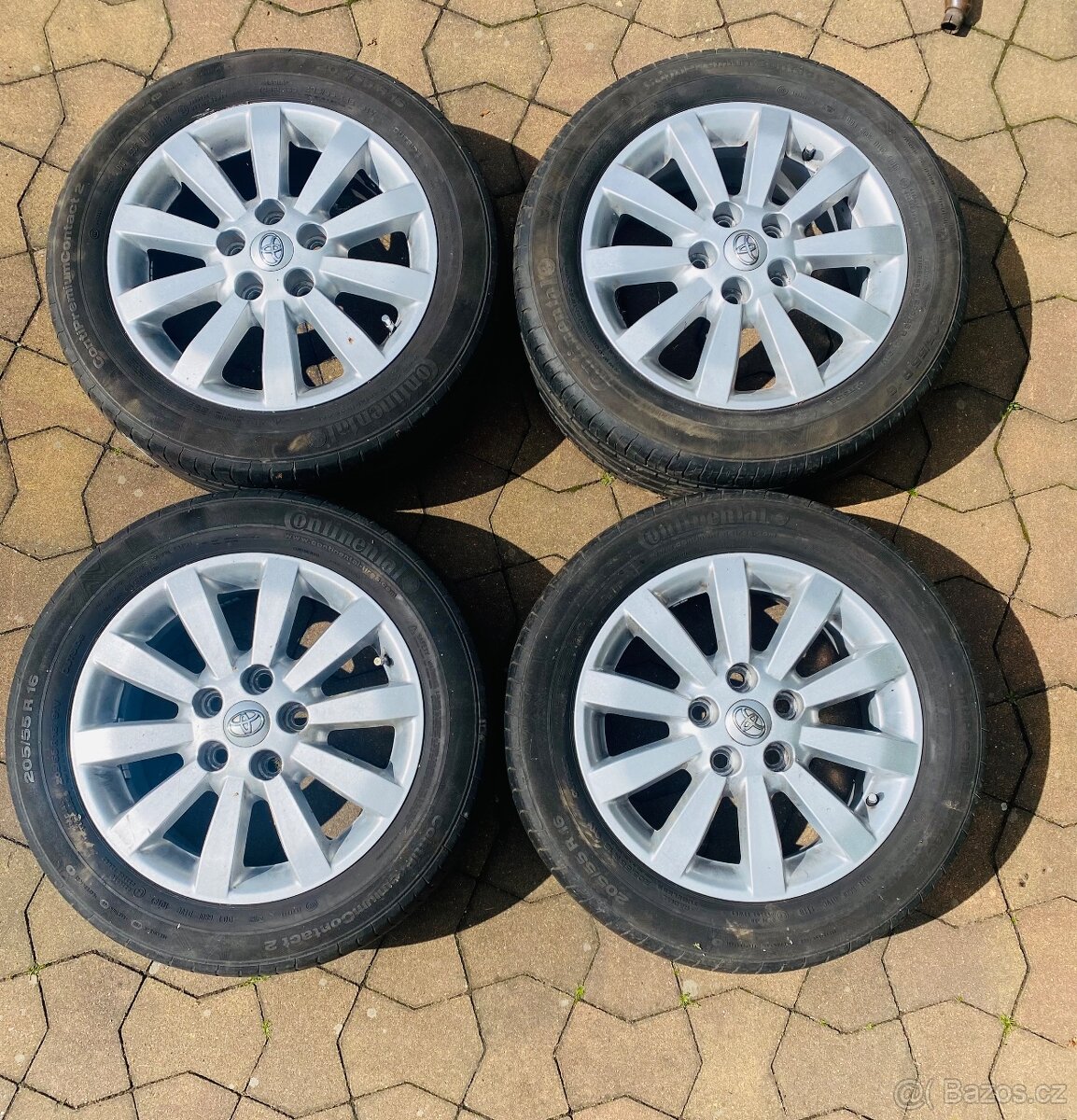 Originální ALU disky Toyota + letní pneu Continental