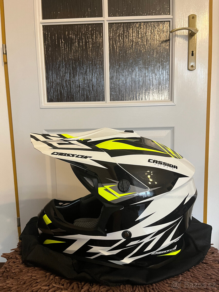 Motokrosová přilba Cassida Cross Cup Two bílo-černo-žlutá