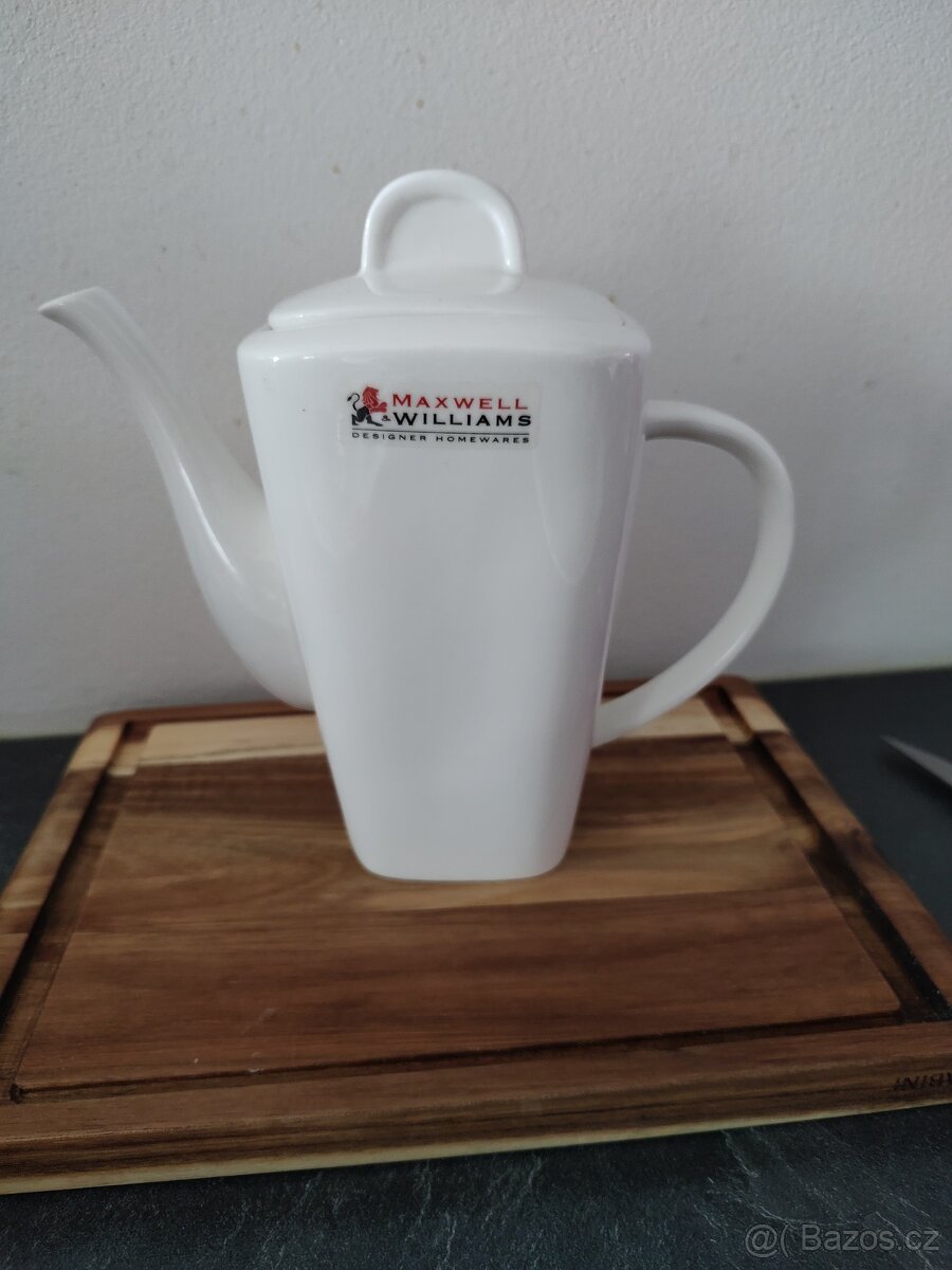 Porcelánová konvice