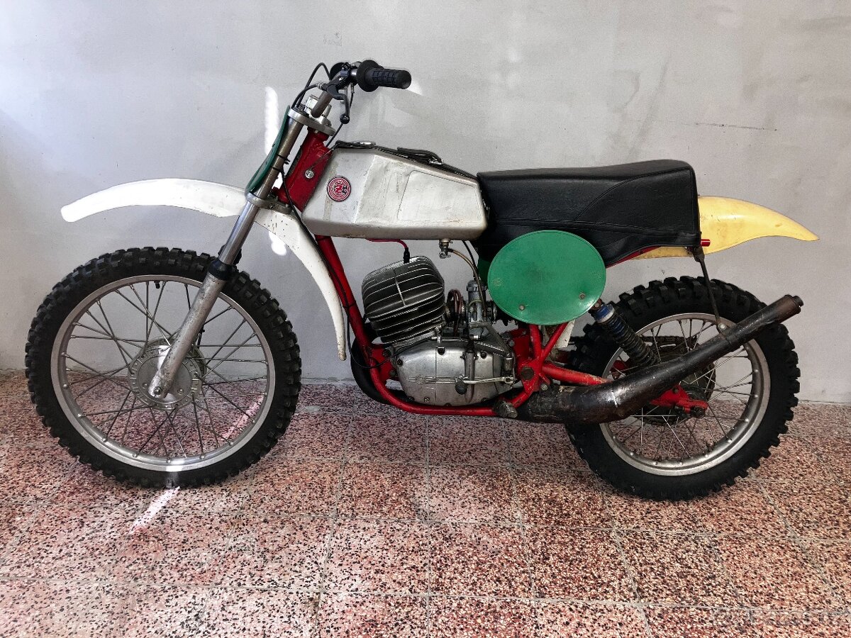 ČZ 250 typ 980 motokros r.v. 1975