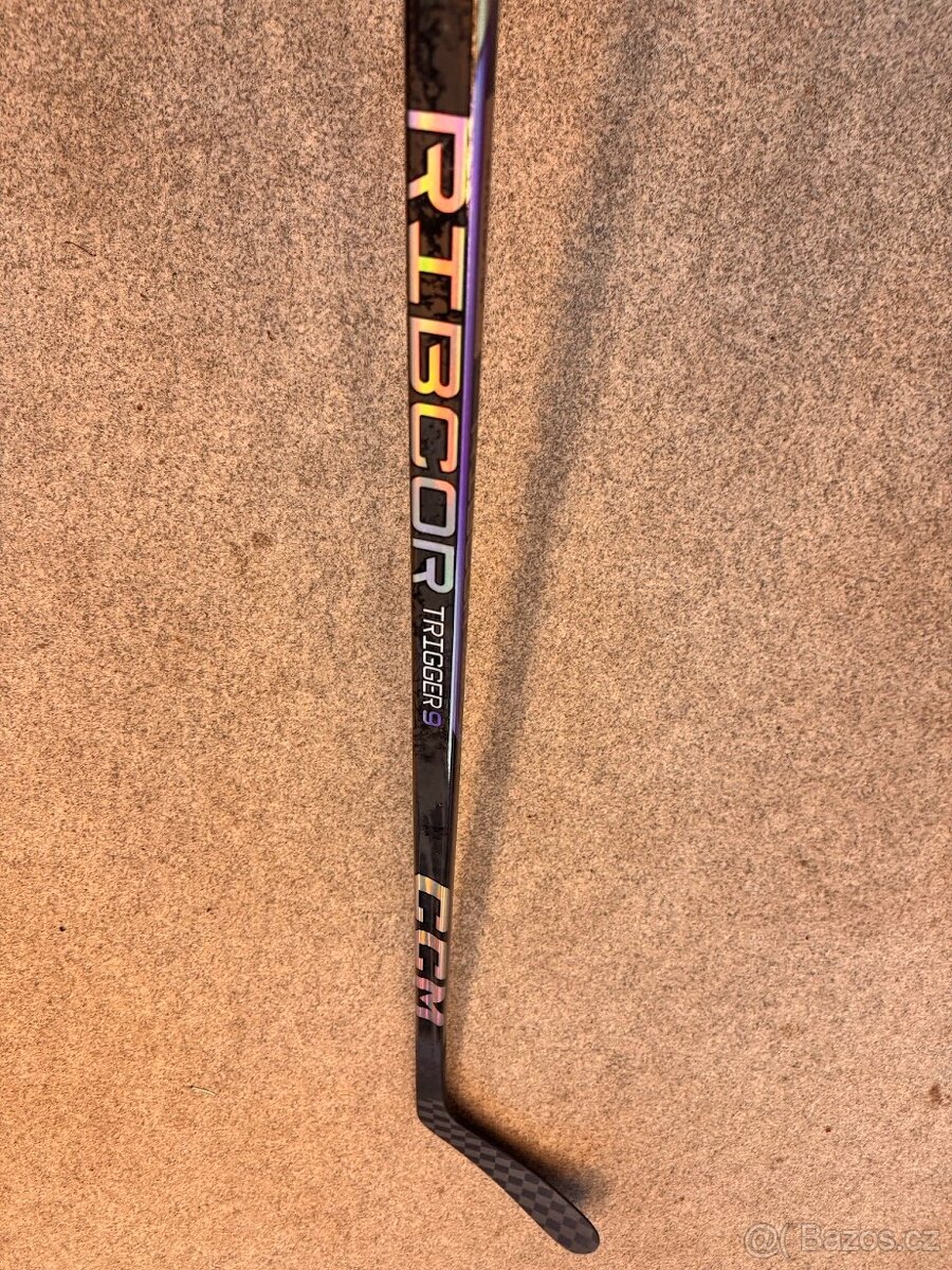 HOKEJKA CCM TRIGGER 9