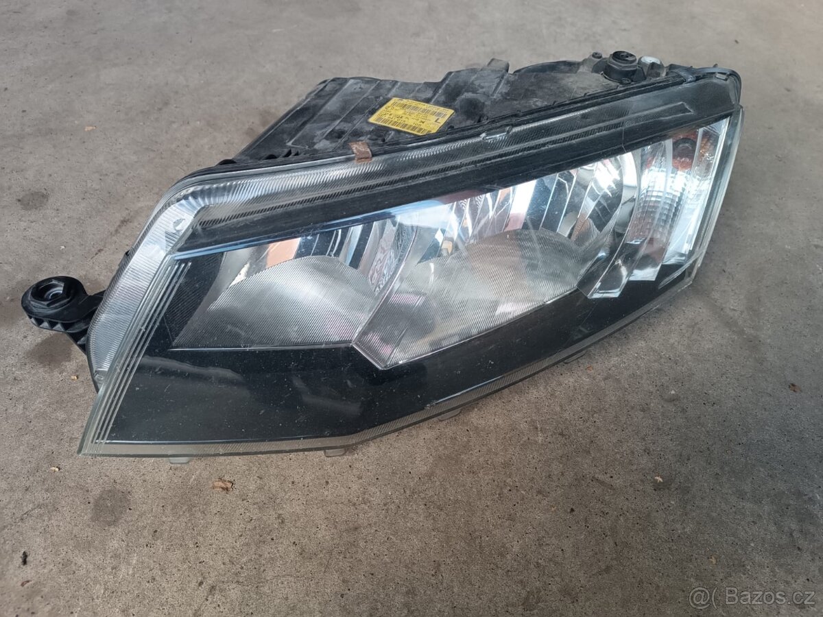 Leve predni světlo Škoda octavia III