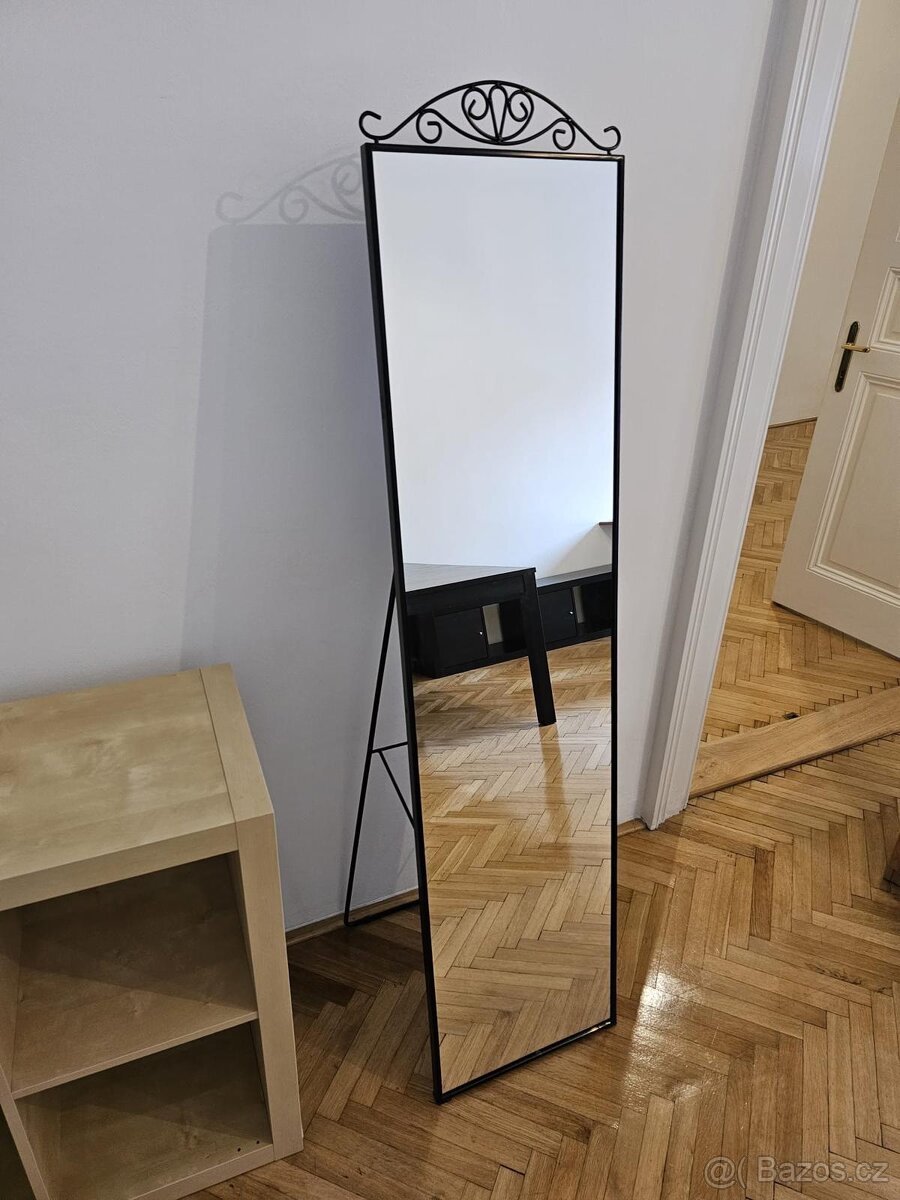ZRCADLO STOJACÍ IKEA