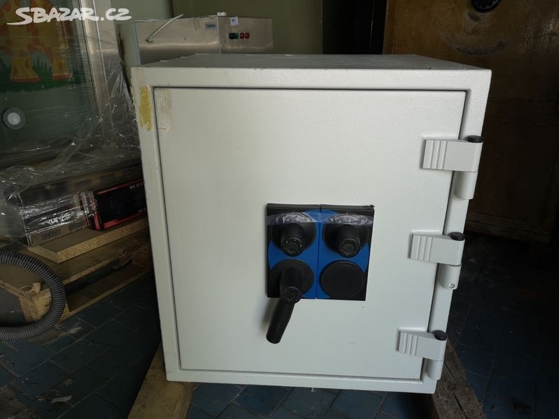 Sleva Použitý trezor Format Rubin 20 (BT:III)