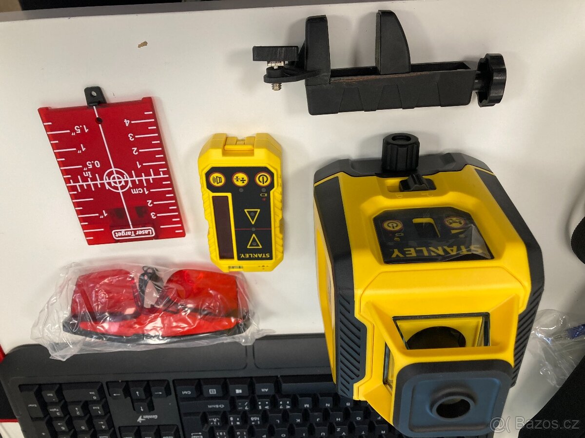 Laserový dálkoměr Stanley STHT77616-0 - nový, nevyužitý