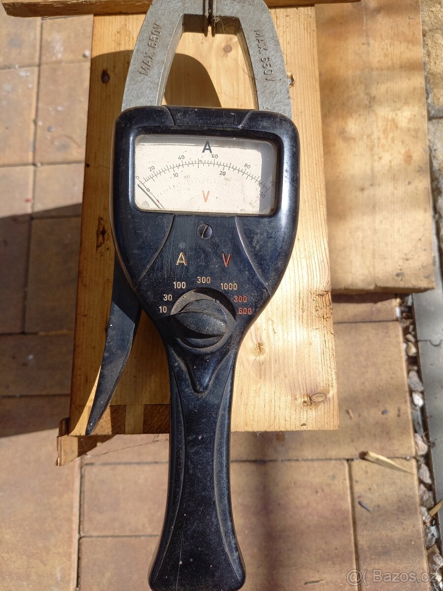 Klešťový ampérmetr Metra Blansko