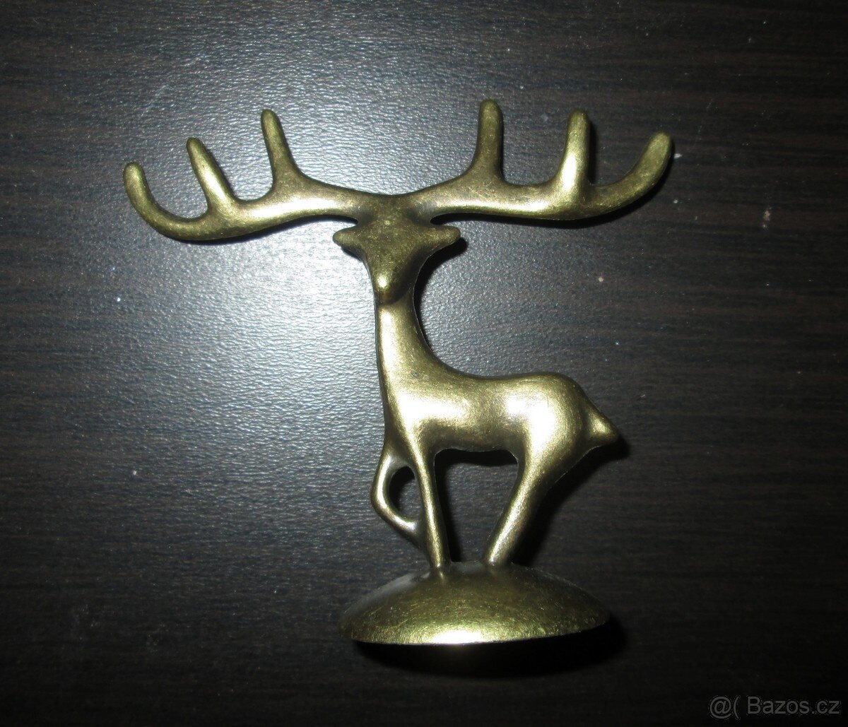 Nádherná bronzová soška jelena