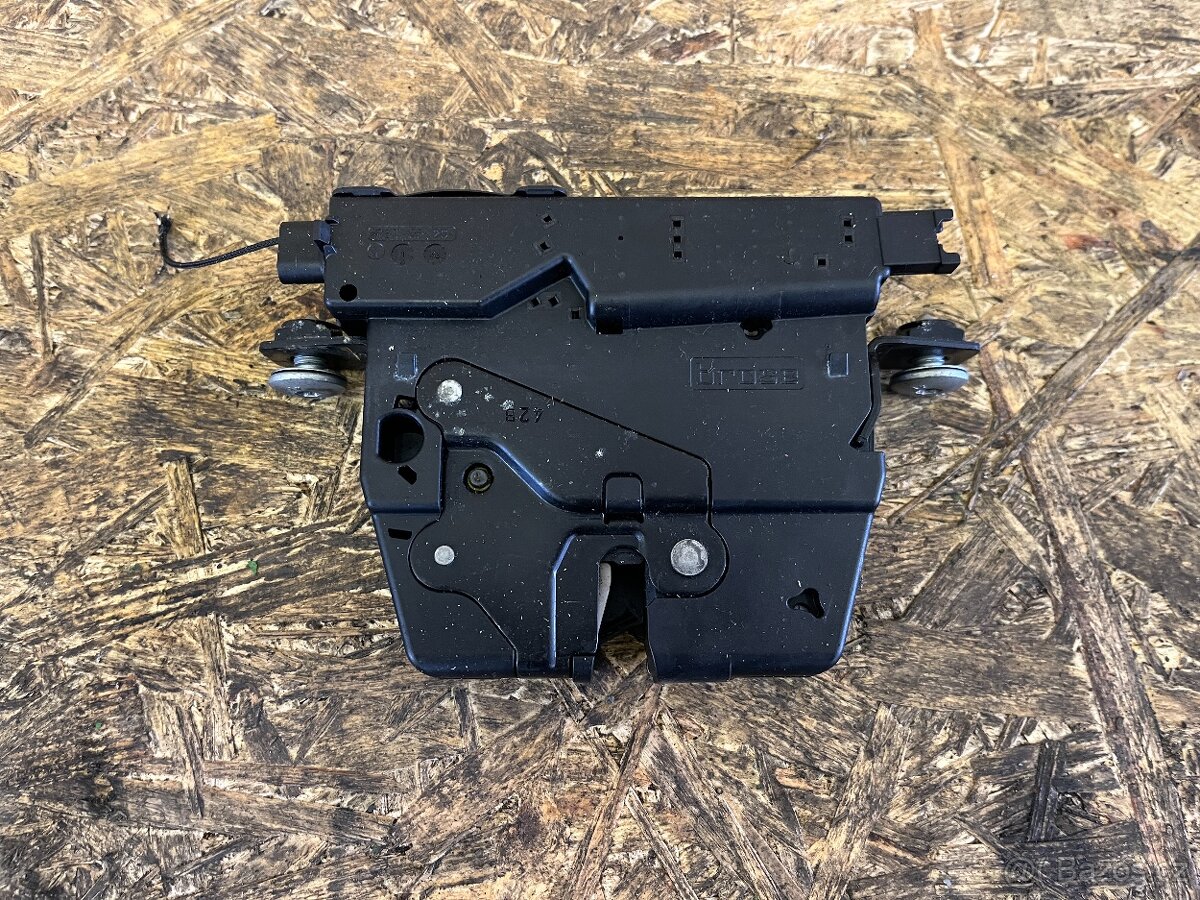 ZADNÍ ZÁMEK PÁTÝCH DVEŘÍ BMW F10