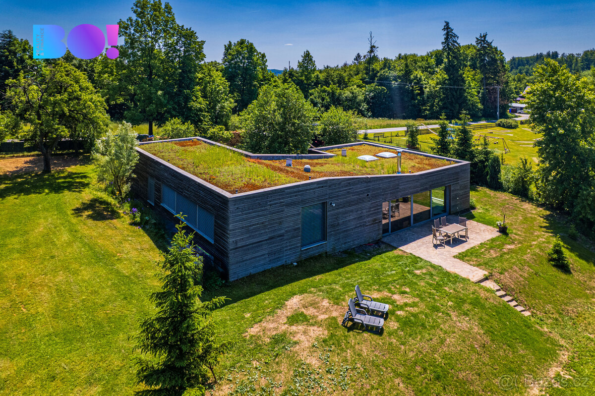 Prodej vily 196 m², pozemek 6 428 m², Na Trojáku, Rajnochovi