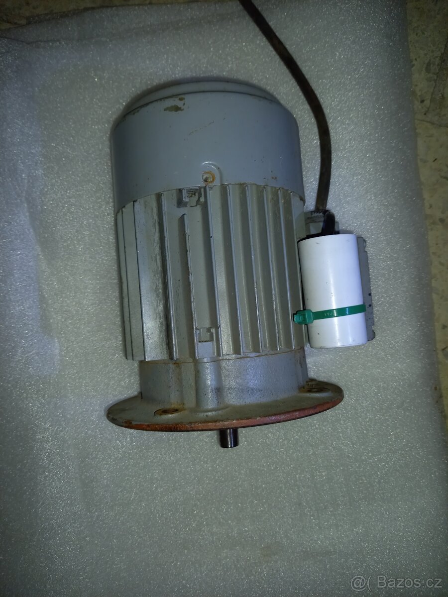 Přírubový elektromotor 220V/380W/2875ot.