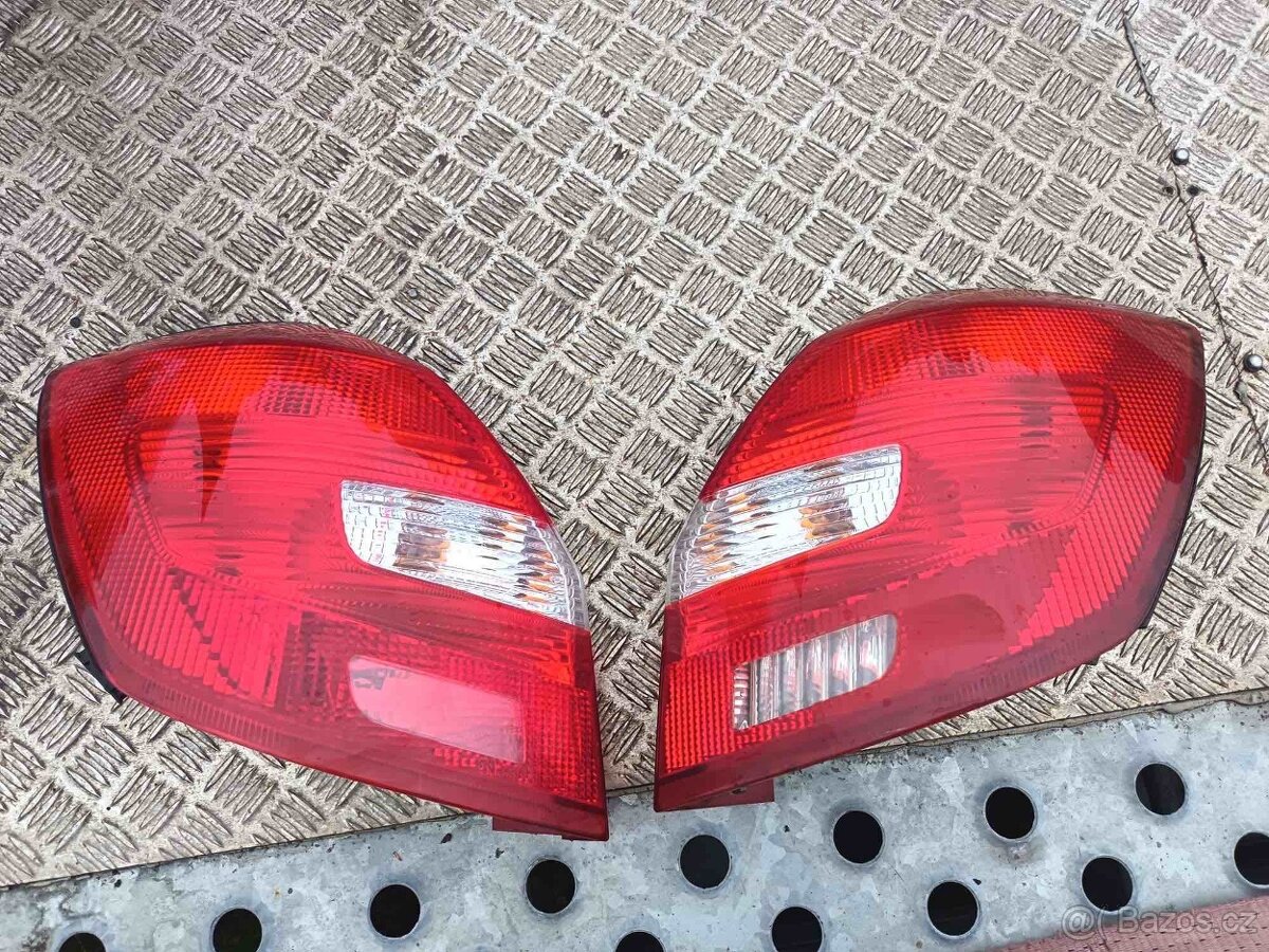 zadní světla Fabia 2