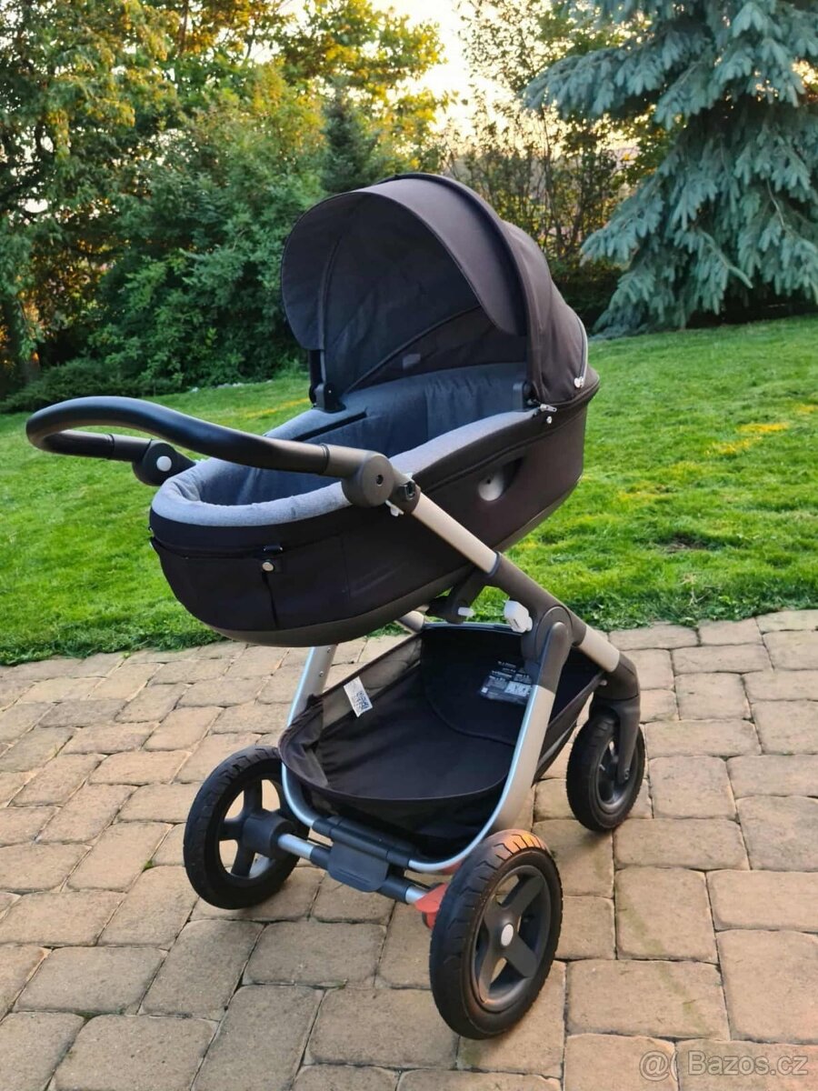 Kočárek Stokke trailz