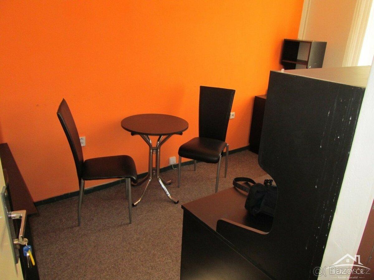 Kancelář - 1x místnost  Brněnská
