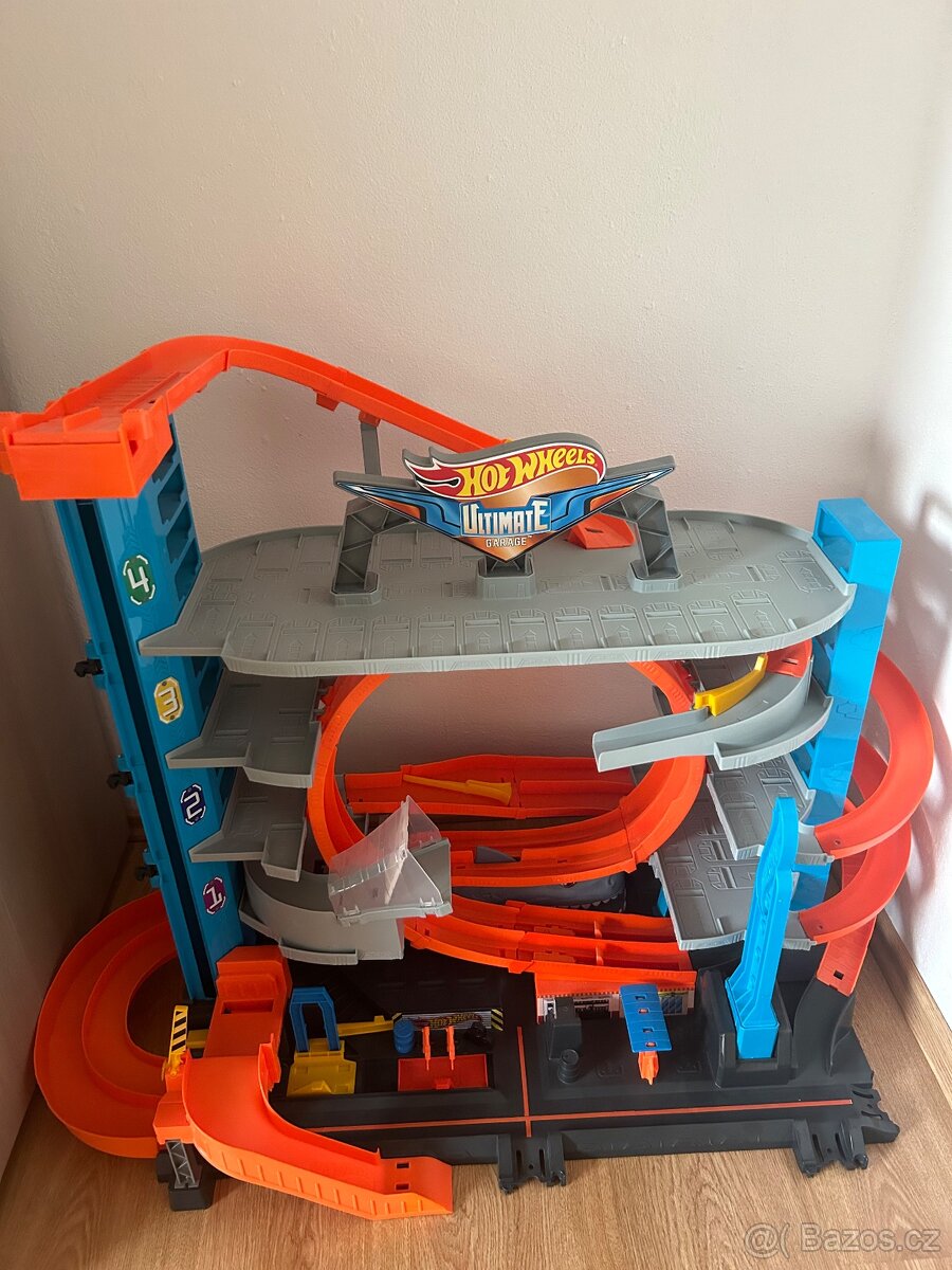 Hot Wheels autodráha