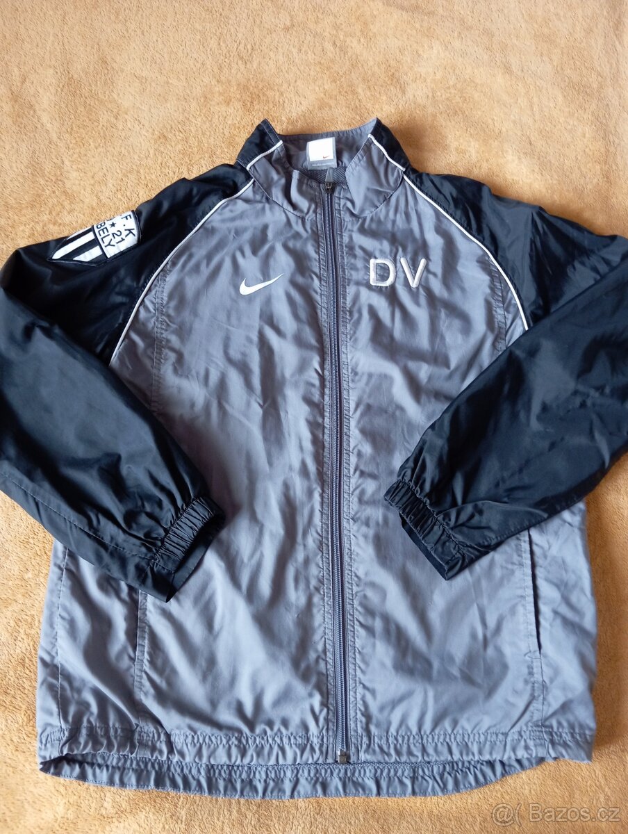 Šusťákovka vel.152/158 zn.Nike