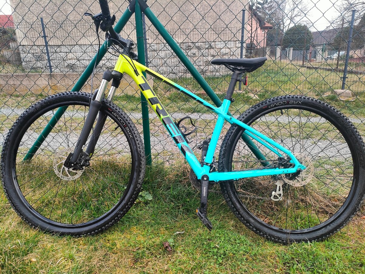 Horské kolo Trek Marlin 5 29" Volt to Miami Green Fade