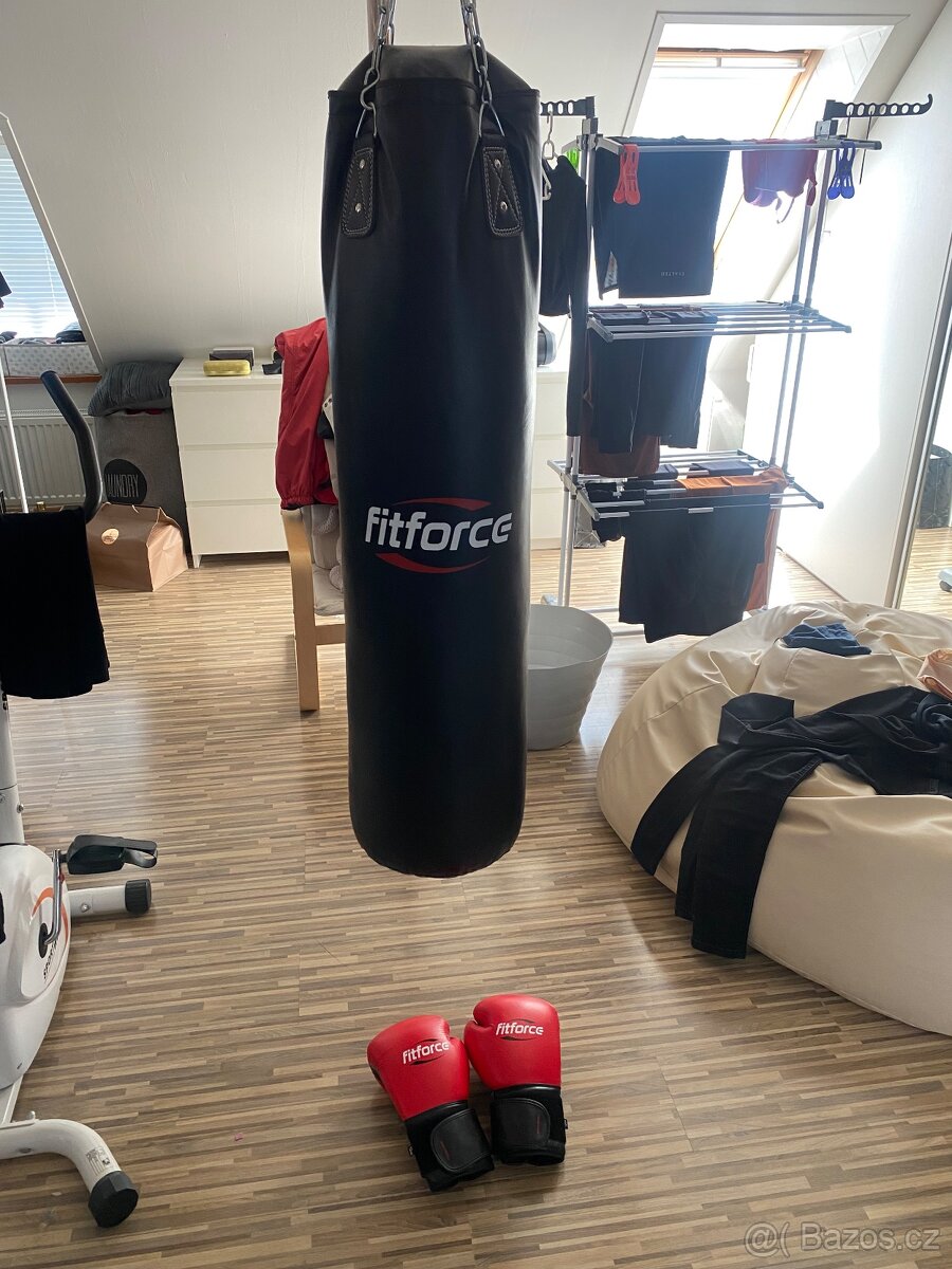 Boxovací pytel a rukavice