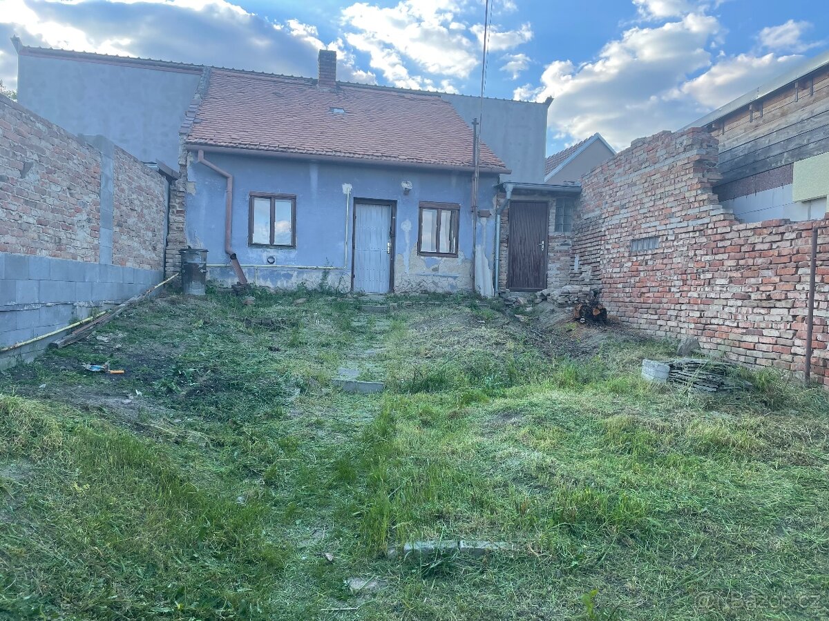 Dům na prodej k renovaci v Lanžhotě