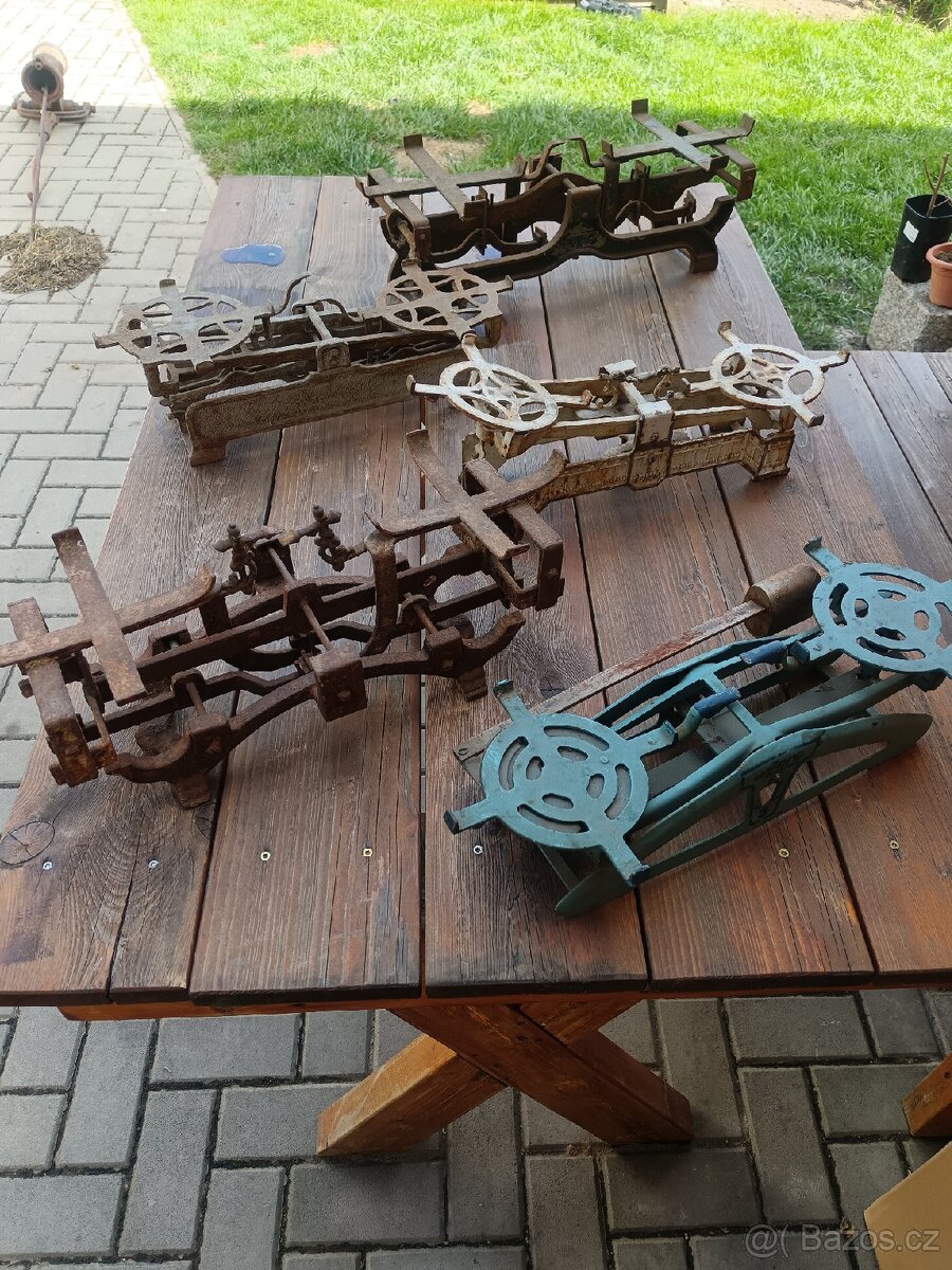 Staré kuchyňské váhy