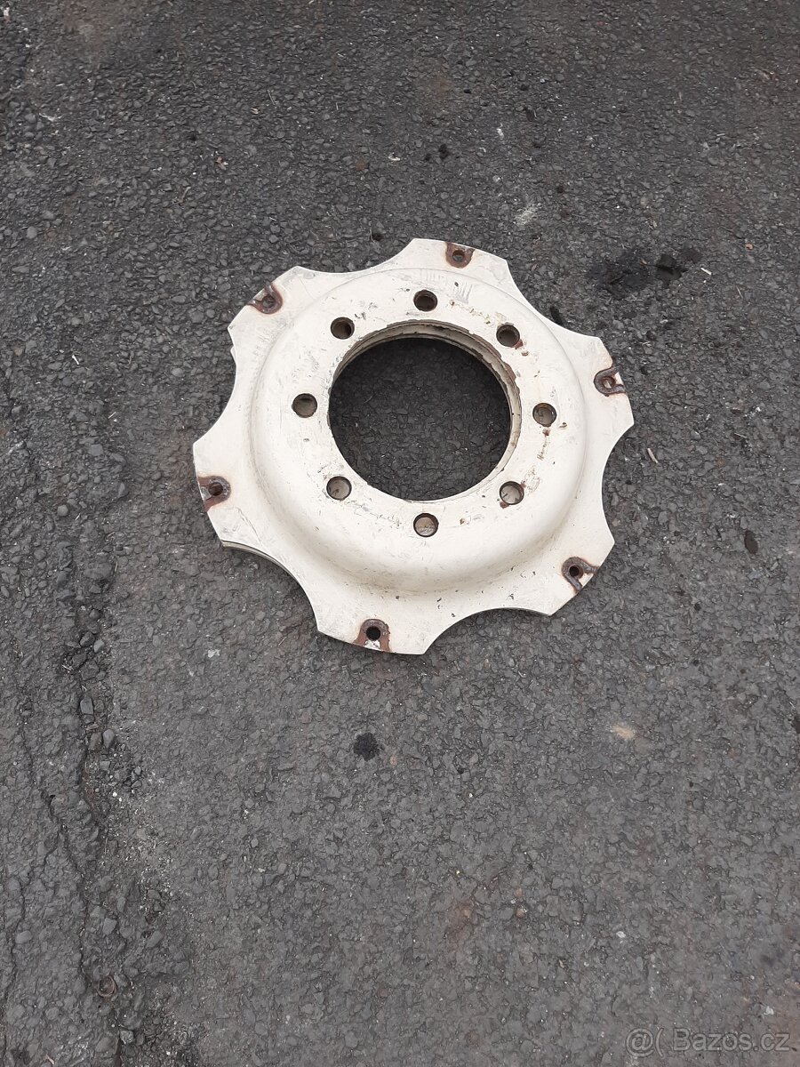 Prodám starší hvezdice cararro 24kolo.